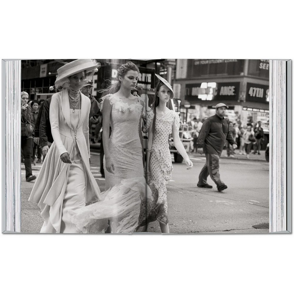 Книга на английском языке "Dior Lindbergh, New York,  Archives" - 5