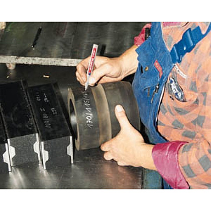 Маркер перманентный на нитрокраске Edding "750", красный - 9