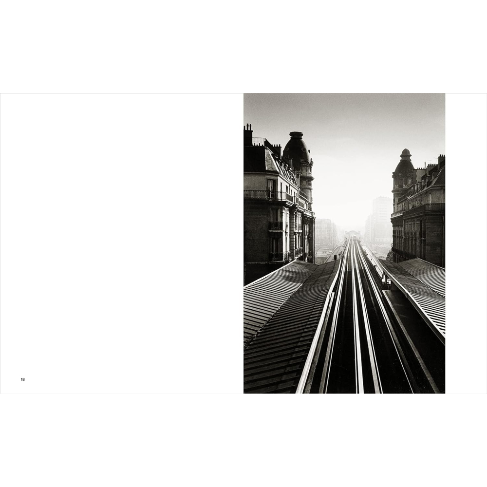 Книга на английском языке "Beyond Architecture. Michael Kenna", Yvonne Meyer-Lohr