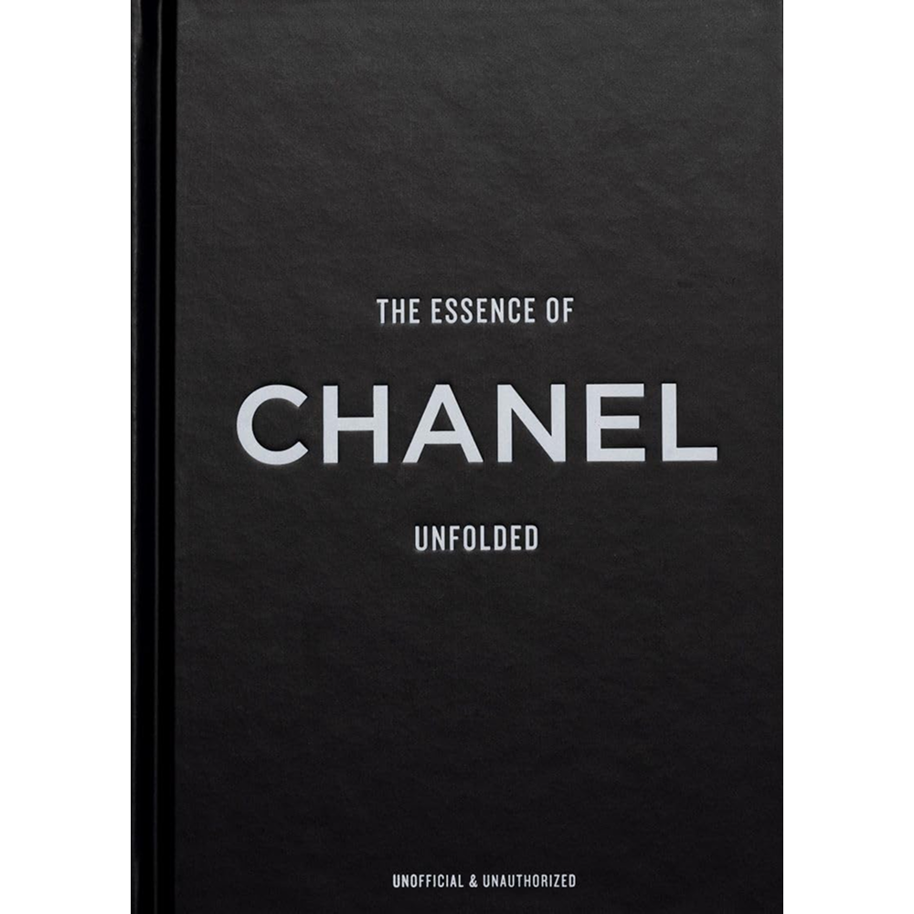 Книга на английском языке "The Essence of Chanel. Unfolded"